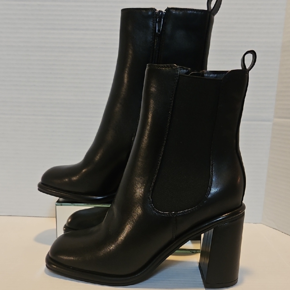 Elegant Black Leather Heeled Boots - Picture 4 of 9